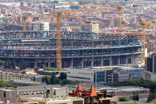 Barcelona tunda kembali ke Camp Nou lagi untuk dapat izin peningkatan kapasitas