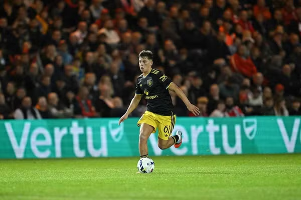 Prospek akademi Man United Shea Lacey diundang untuk bergabung dengan pelatihan senior Inggris