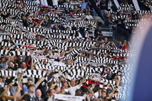 Frankfurt sebut pelarangan suporter Napoli ‘tak bisa diterima’, UEFA tolak perubahan venue