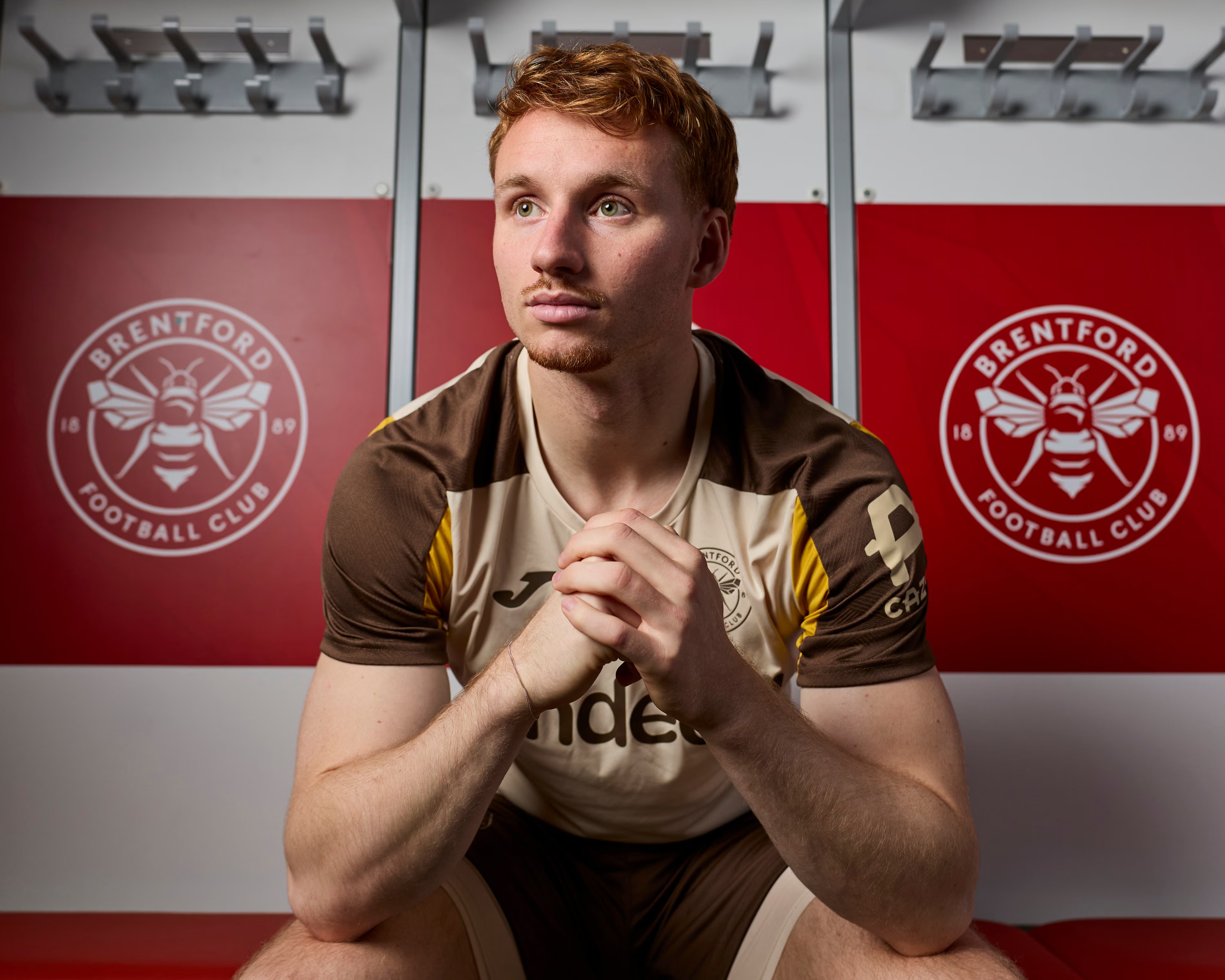 Sepp van den Berg dari Brentford: ‘Ada saat-saat di Liverpool saya pulang sambil menangis’