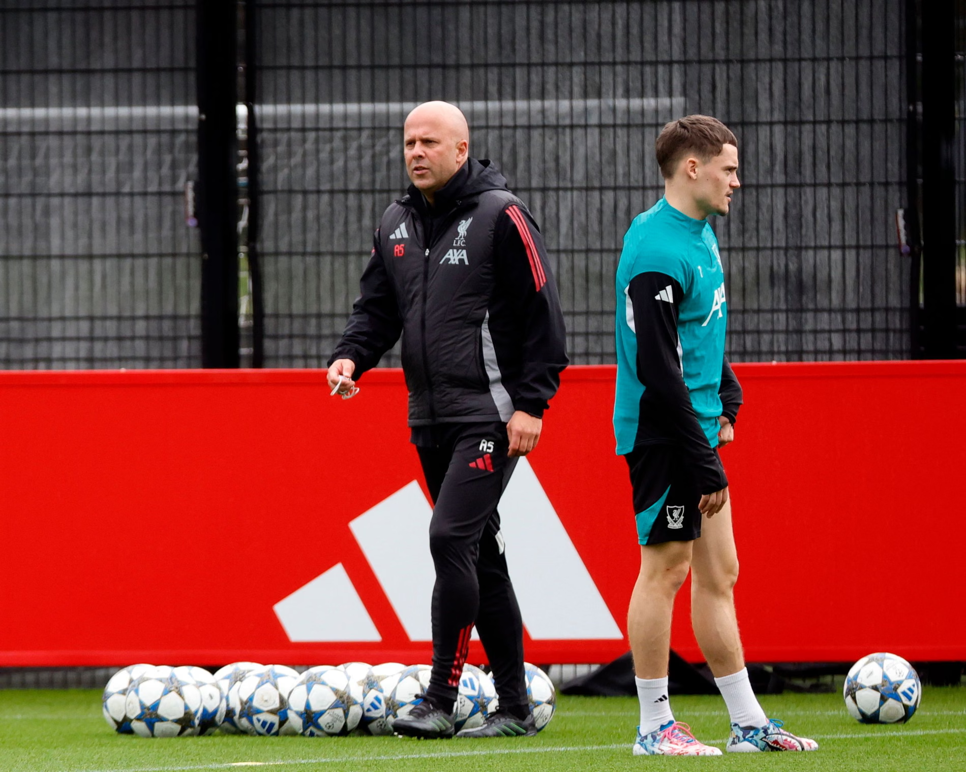 Slot bantah klaim Wenger bahwa Wirtz di posisi No. 10 telah ‘menghancurkan lini tengah Liverpool’